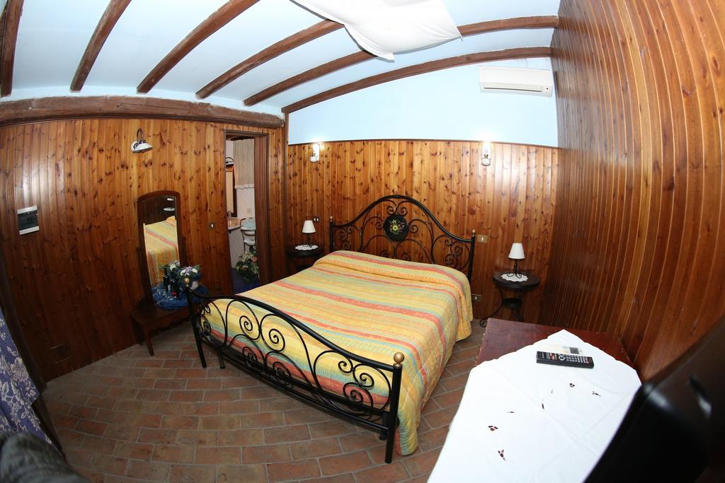 Agriturismo Monte Due Torri Дженцано ди Рома Екстериор снимка