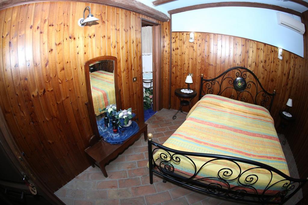 Agriturismo Monte Due Torri Дженцано ди Рома Екстериор снимка