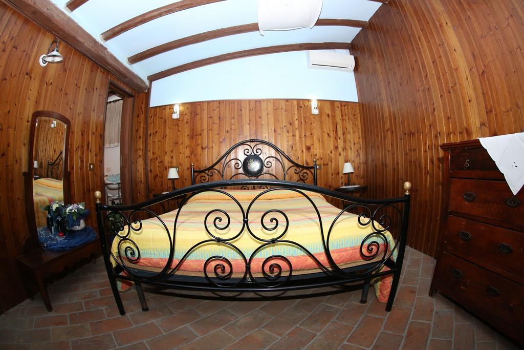 Agriturismo Monte Due Torri Дженцано ди Рома Екстериор снимка