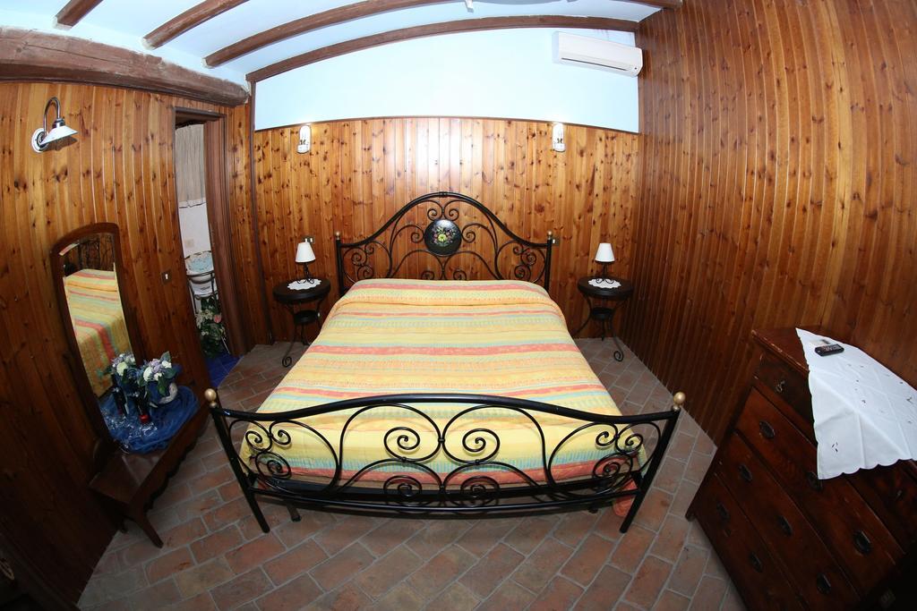Agriturismo Monte Due Torri Дженцано ди Рома Екстериор снимка