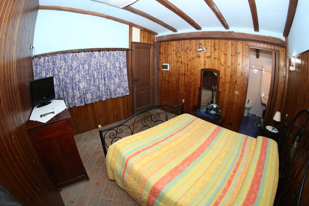 Agriturismo Monte Due Torri Дженцано ди Рома Екстериор снимка