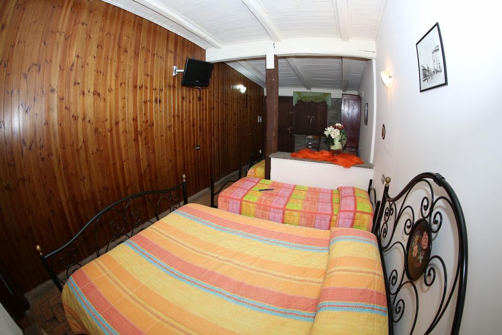 Agriturismo Monte Due Torri Дженцано ди Рома Екстериор снимка