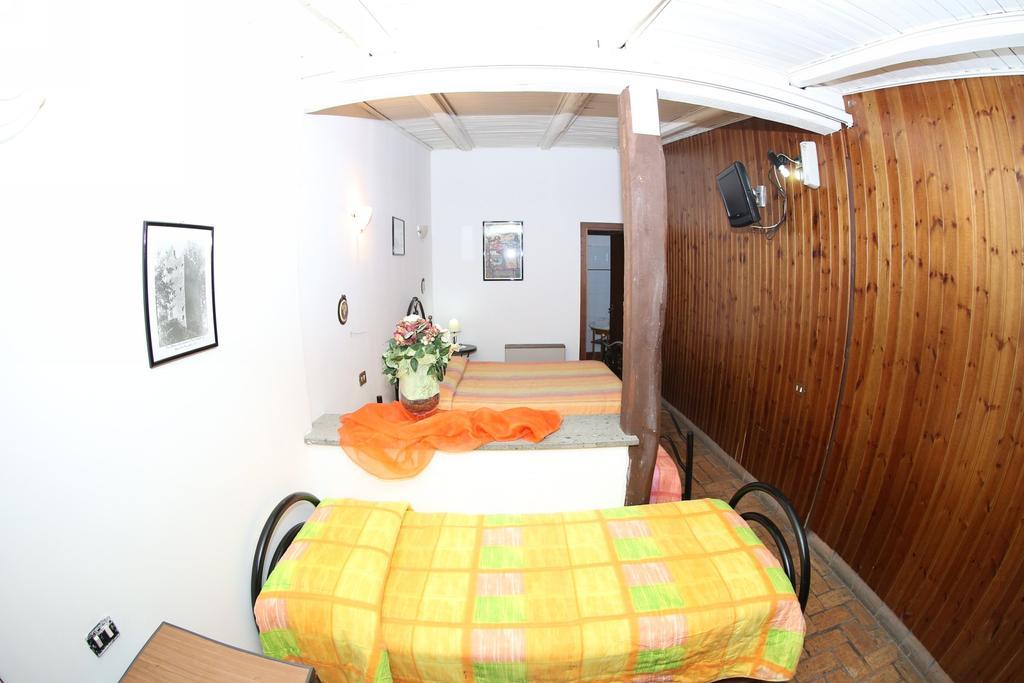 Agriturismo Monte Due Torri Дженцано ди Рома Екстериор снимка