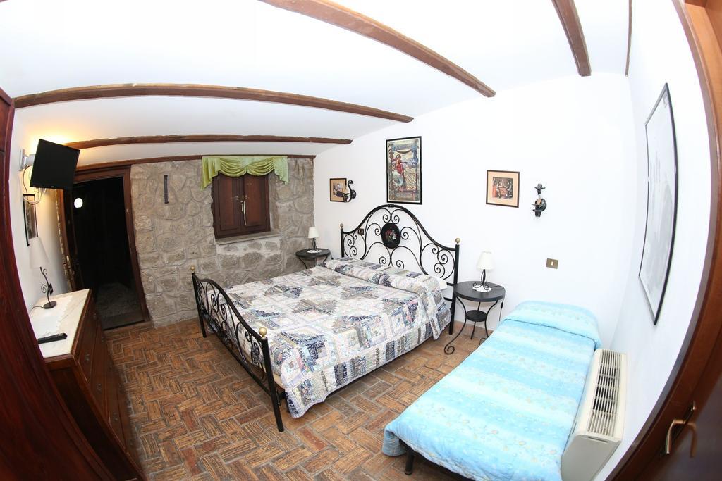 Agriturismo Monte Due Torri Дженцано ди Рома Екстериор снимка