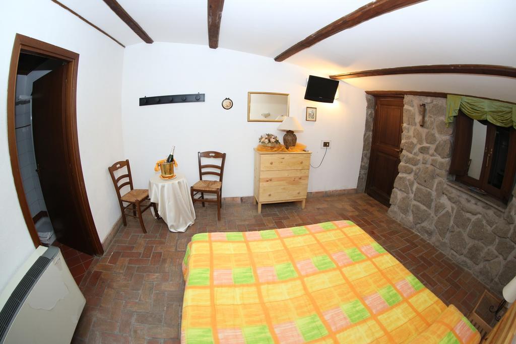 Agriturismo Monte Due Torri Дженцано ди Рома Екстериор снимка