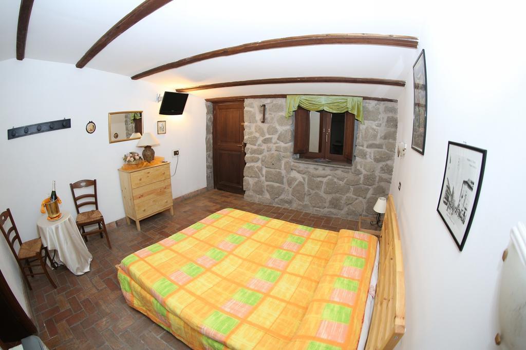 Agriturismo Monte Due Torri Дженцано ди Рома Екстериор снимка